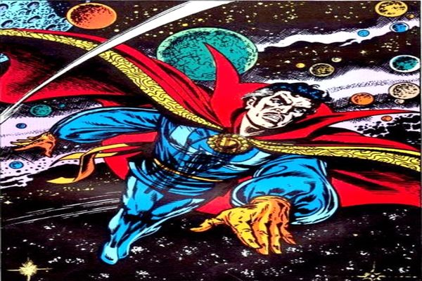 Doctor Strange es un superheroe que vuela