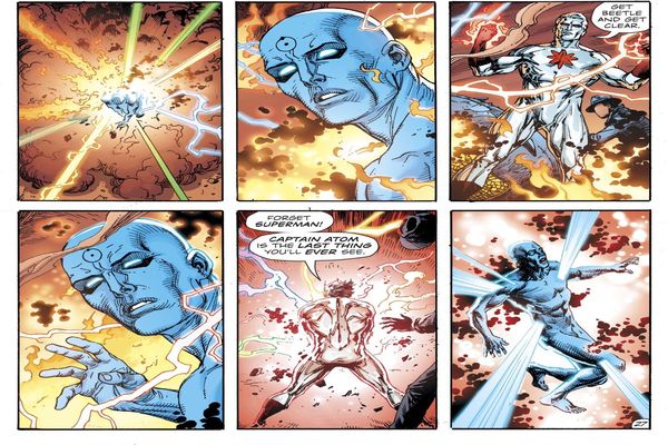 doctor manhattan resistiendo ataques del capitan atomo